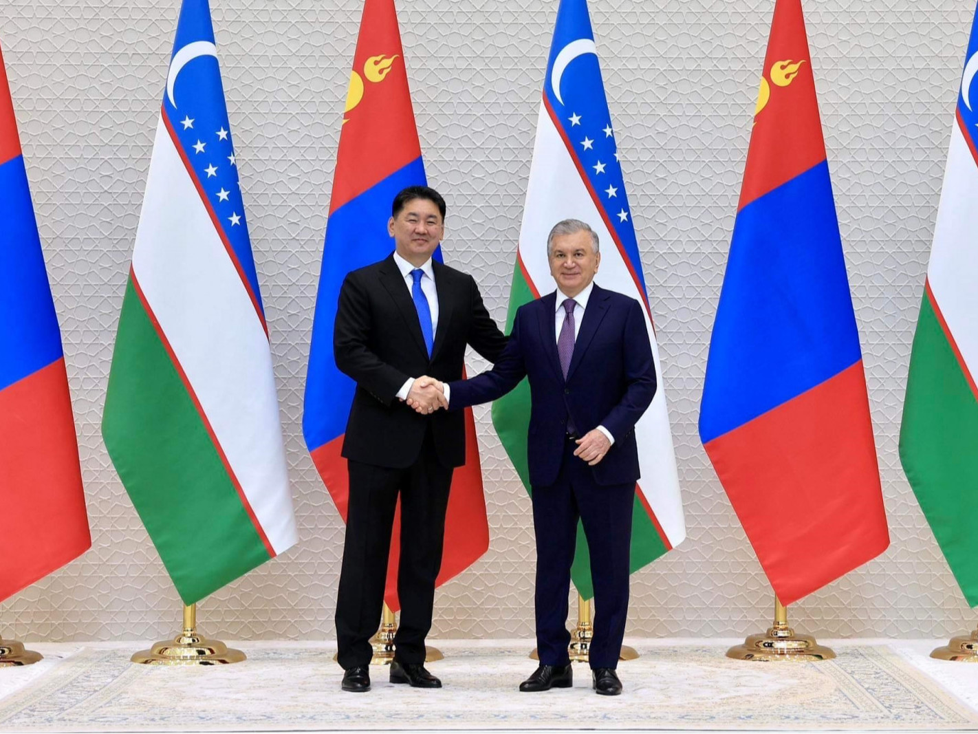  Ерөнхийлөгч У.Хүрэлсүх, Бүгд Найрамдах Узбекистан Улсын Ерөнхийлөгч Ш.Мирзиёев нар албан ёсны хэлэлцээ хийлээ